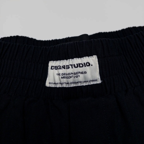 NWT Madison Beer X Boohoo Collab Black Wide Leg Joggers Size Women's US 10 - Picture 8 of 9